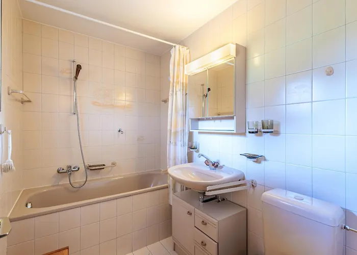 Baccara E4 - 4 Pers - Centre Station * Nendaz