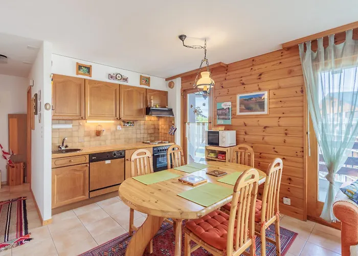 Baccara E4 - 4 Pers - Centre Station Nendaz